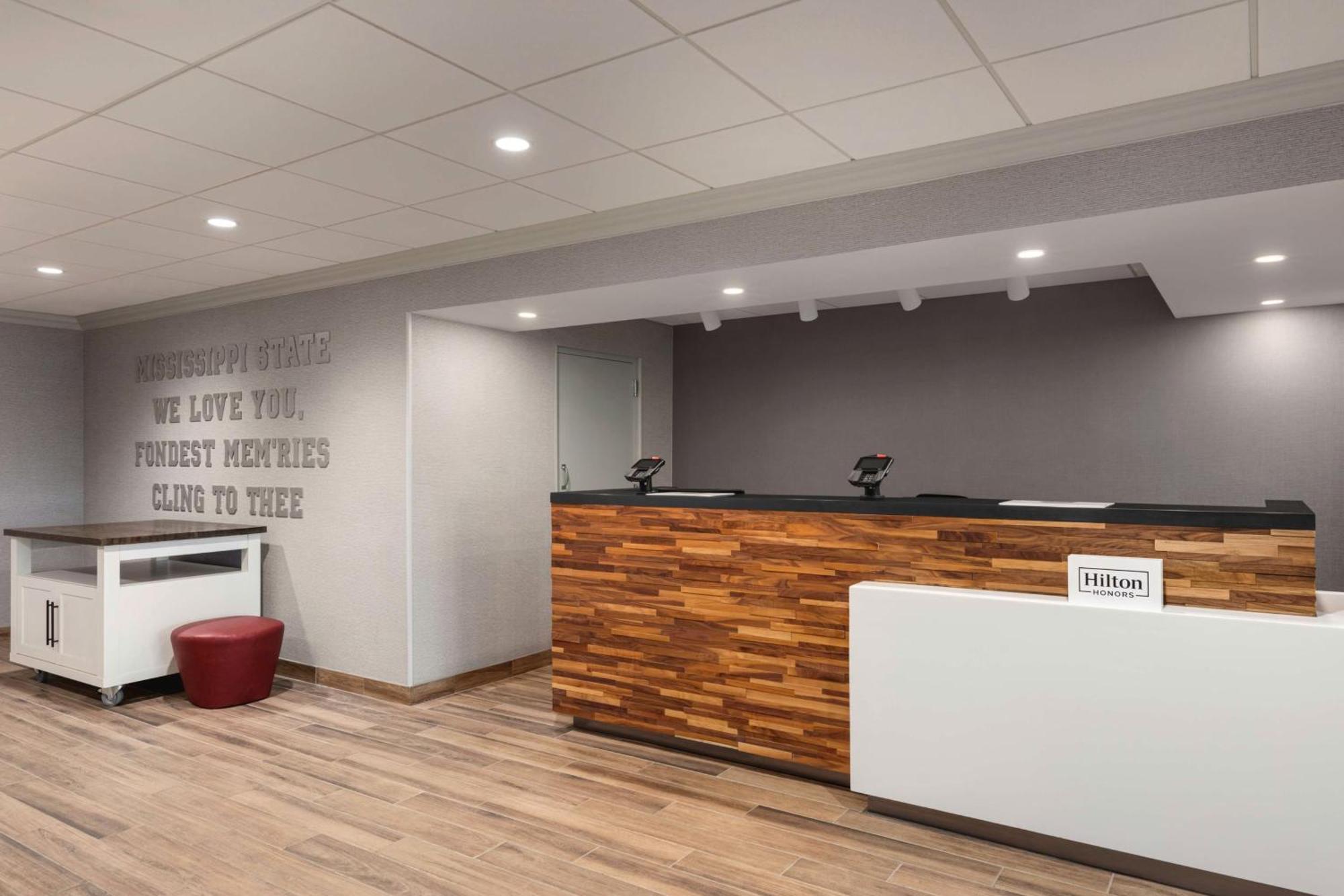 Hampton Inn Старквилл Экстерьер фото